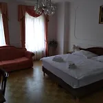 Renesance Krasna Kralovna Ξενοδοχείο Κάρλοβι Βάρι