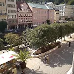 Renesance Krasna Kralovna Ξενοδοχείο Κάρλοβι Βάρι