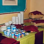 Renesance Krasna Kralovna Κάρλοβι Βάρι