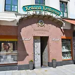 Renesance Krasna Kralovna Szálloda