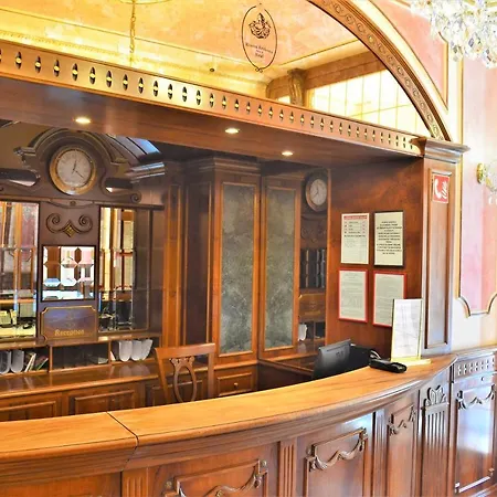 Renesance Krasna Kralovna Otel