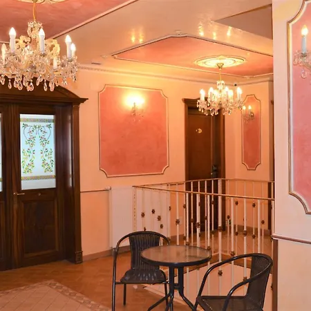호텔 Renesance Krasna Kralovna 4*