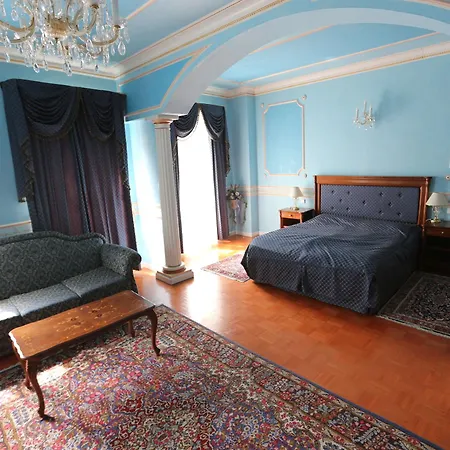 Renesance Krasna Kralovna Otel 4*