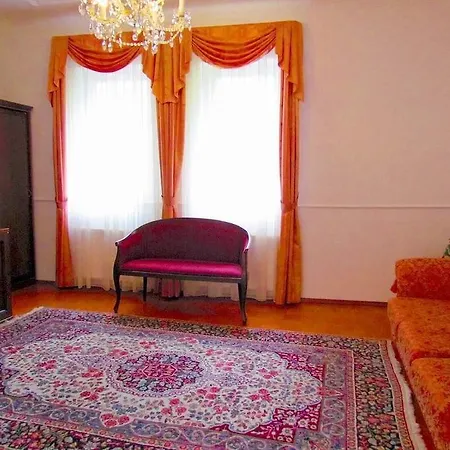 Renesance Krasna Kralovna Otel Karlovy Vary