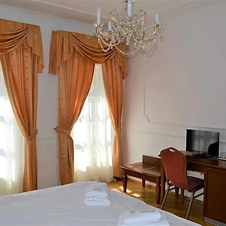 Renesance Krasna Kralovna Ξενοδοχείο