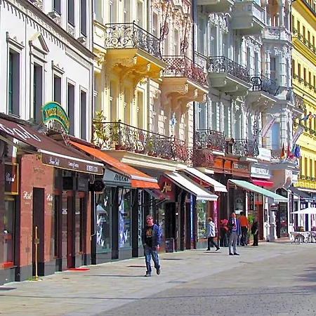 Hotel Renesance Krasna Kralovna 4*