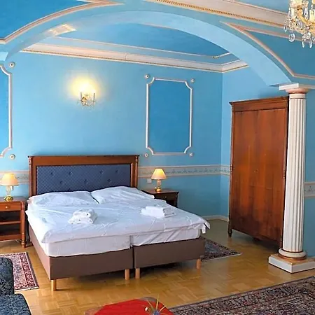 Hotel Renesance Krasna Kralovna 4*