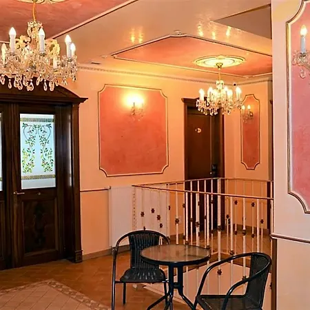 Hotel Renesance Krasna Kralovna 4*