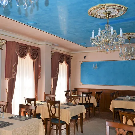 Renesance Krasna Kralovna 4* Karlovy Vary