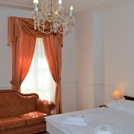 Renesance Krasna Kralovna Hotel