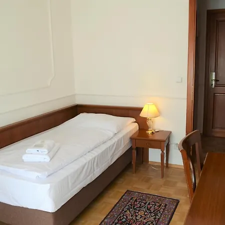 Renesance Krasna Kralovna 4* Karlovy Vary
