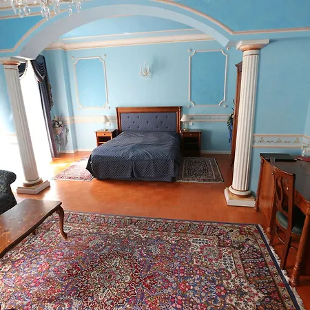Renesance Krasna Kralovna 4* Karlovy Vary