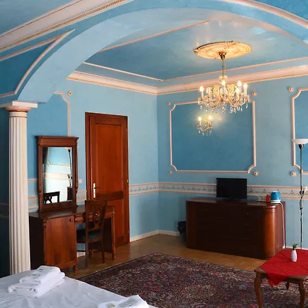 Renesance Krasna Kralovna 4* Karlovy Vary